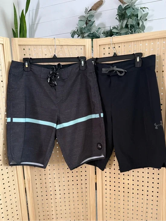 Under Armour/Quiksilver  Men’s Black Swim Board Shorts