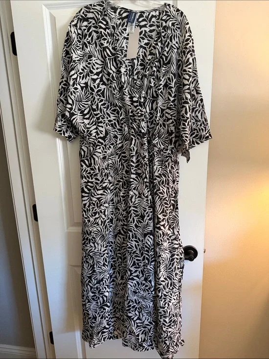 Swimsuits For All Black and White Leaf-Print Swim Coverup Midi