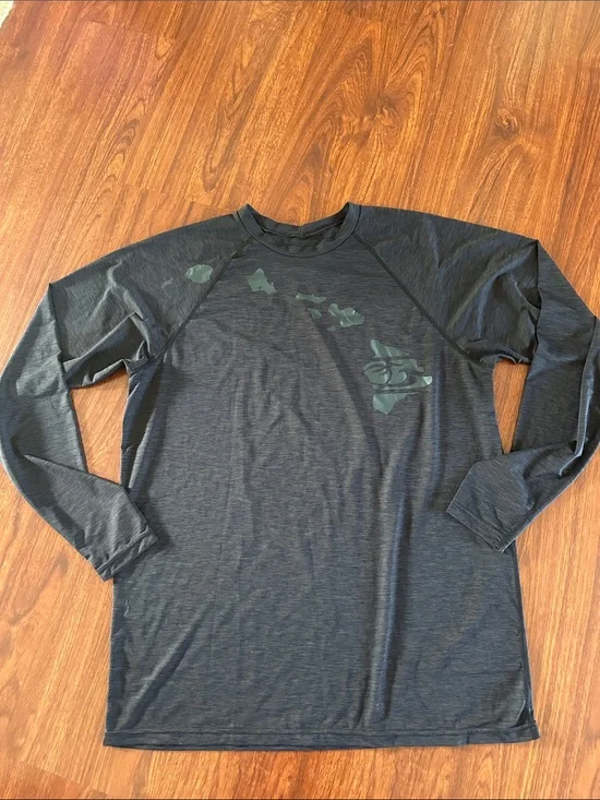 Men's Long Sleeve Performance Tee in Heathered Black with Hawaiian Islands UV