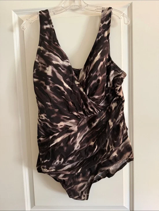 Miraclesuit One-Piece Swimsuit in Black and Cream Abstract Print