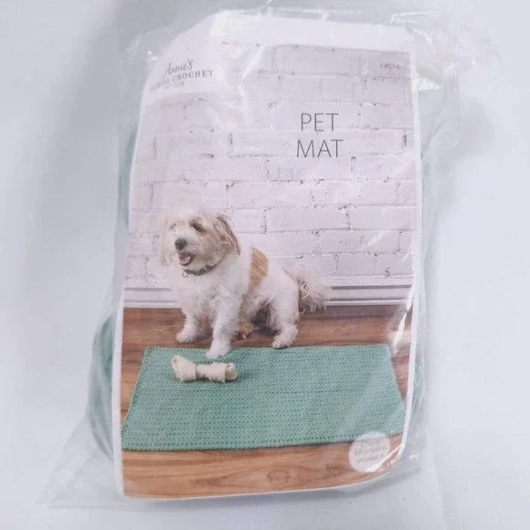 Annie's Crochet Pet Mat Kit‎ Caring Crochet Club Bulky Cotton Nylon Green 6oz