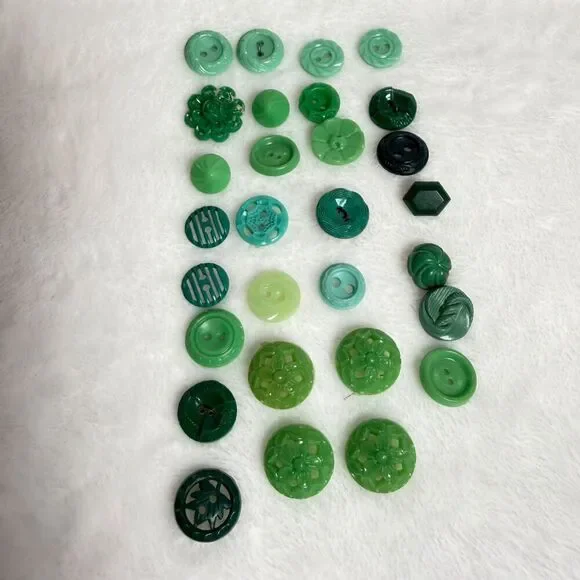 Vintage Green Buttons Mixed Lot 29 Pc Lucite Plastic Floral Shank Craft