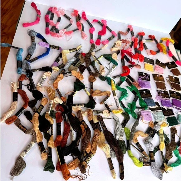 Huge Vintage Cross Stitch Embroidery Floss Lot‎ DMC J P Coats 90 Pieces Mixed