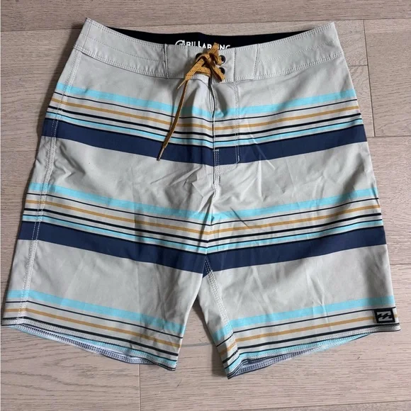 Men’s Billabong Recycler Board Shorts size size 29