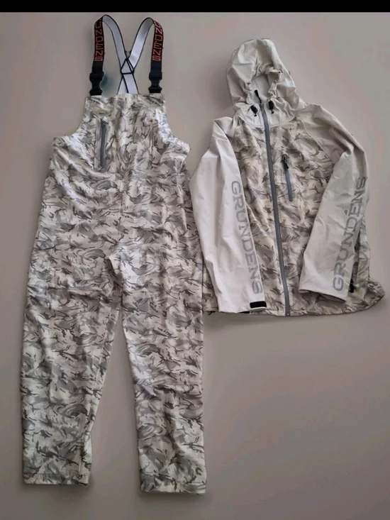 Grundens Neptune Waterproof Fishing Suit Set Mens M Refraction Camo Jacket EUC