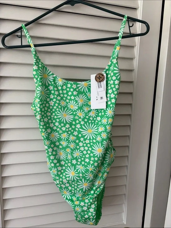 Hurley Green Daisy-Print One-Piece Swimsuit