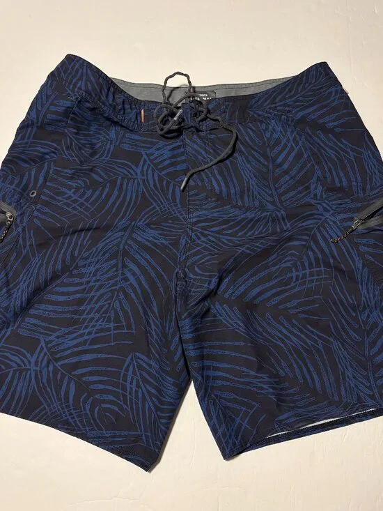 Quiksilver Waterman Collection men's swim trunks board shorts size 36