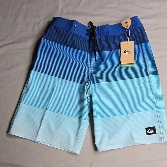 656 NWT Quicksilver Surfsilk Massive 20