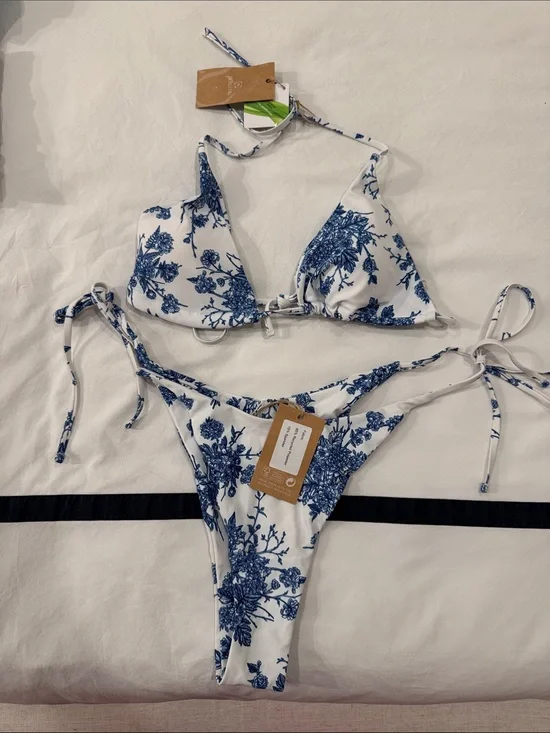 Berlook NWT White & Blue Floral Tie-Side Bikini Set