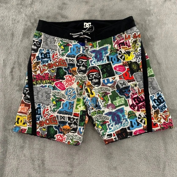 DC Shoes Graffiti Sticker Print Board Shorts Mens 32 Skateboarding‎ Swim Trunks