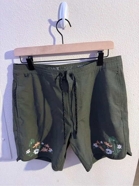 Roark Chiller Floral Skull Board Shorts Olive Green Men’s 31 Swim Trunks