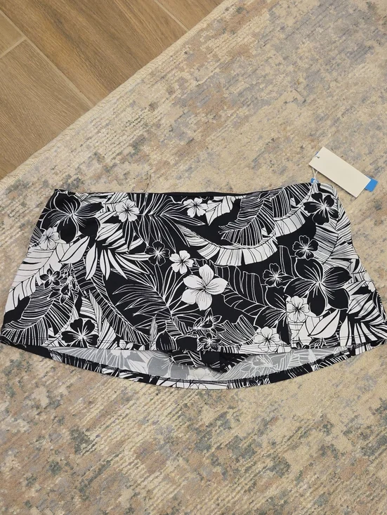 Bleu Rod Beattie Black & White Floral Swim Skirt