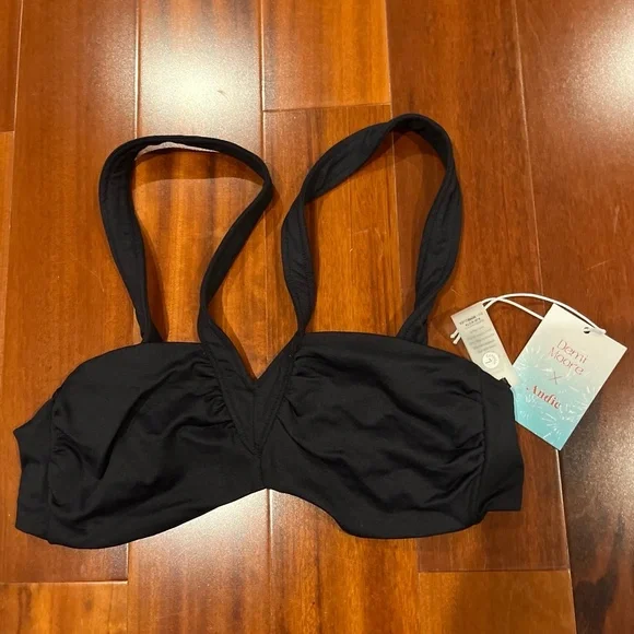 New NWT Andie x Demi Moore Monaco Bikini Swim Top Crochet Black Size Small‎