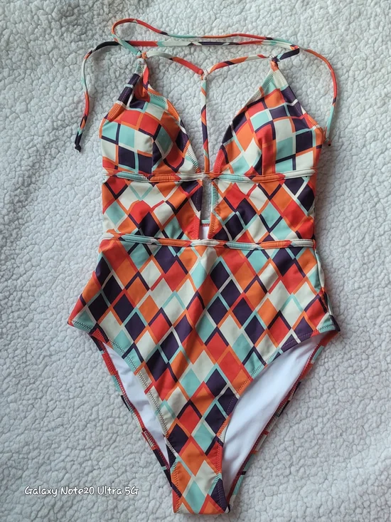 NWOT Cupshe Geometric Print Plunging Halter One Piece Swimsuit Medium