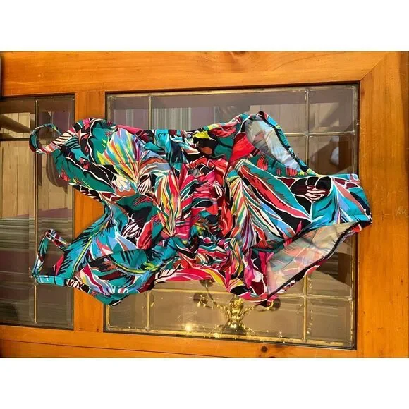 Aqua Green Women's Tropical Shirred One Piece Swimsuit Multicolor Medium NWOT