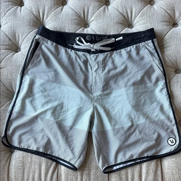Vuori Men's 36 Striped Black‎ and Gray Board Shorts