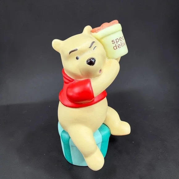 Disney Pooh & Friends Newborn is for a Happy Start Winnie the Pooh Figurine‎