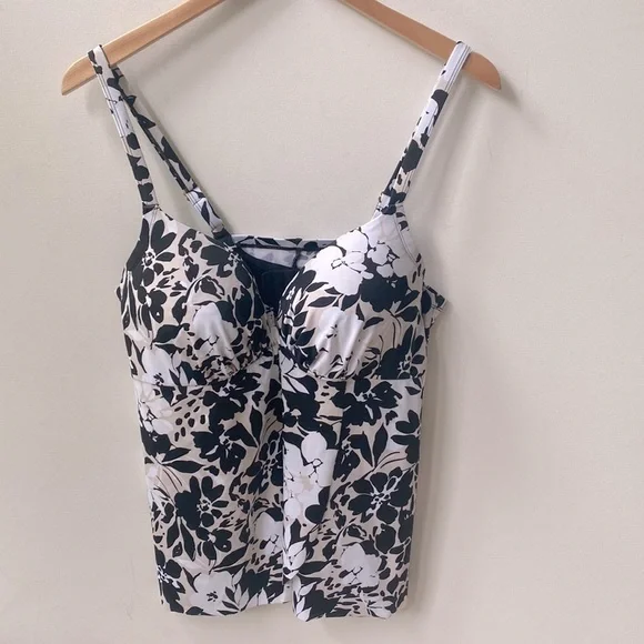 Floral black white & cream Tankini with underwire built in bra‎ support, Size XL