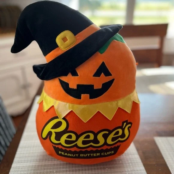 Reeces‎ Halloween Squishmallow