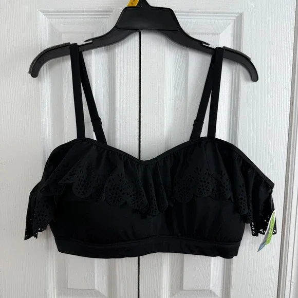 Swim by Cacique Black Eyelet Ruffle Bikini Top Lightly Lined No Wire 16 Plus NEW
