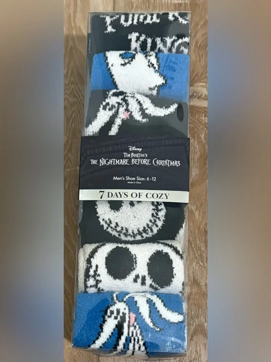 DISNEY TIM BURTON'S THE NIGHTMARE BEFORE CHRISTMAS 7 DAYS OF COZY SOCKS 6-12 NEW