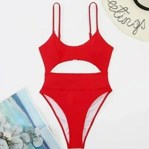 New with tags womens Scoop neck lace back  bathing suit. Size Medium