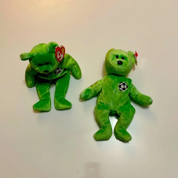 Ty Beanie Baby * Kicks the Soccer Bear *‎ Date of birth: Aug 16, 1998 *
