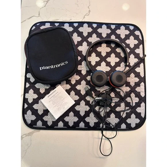 Jabra Evolve 40 MS Stereo Wired On-Ear Headset USB-A Noise Canceling Mic‎ Black