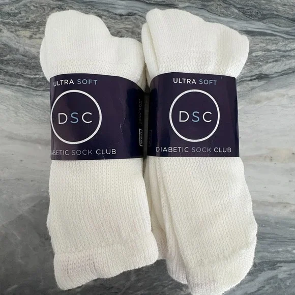 NWT Pack of 2 DSC Unisex White Ultra Soft Mid Calf Diabetic Sock Club Size L/XL