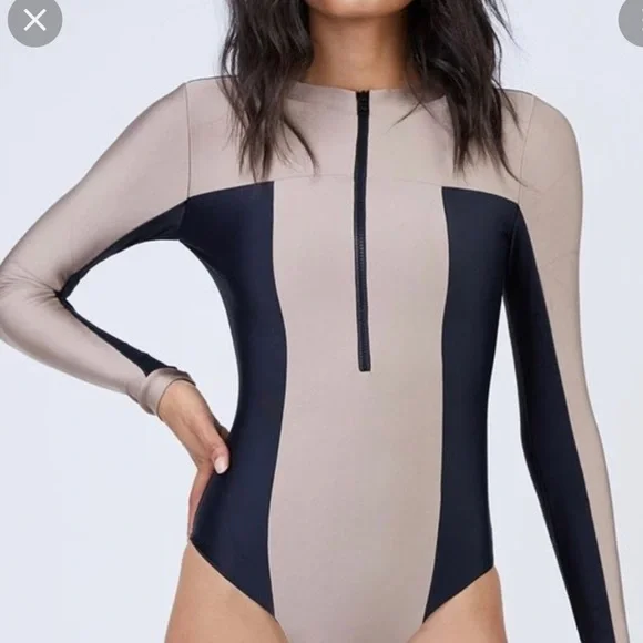NWT PILYQ Cadillac Ace‎ Long Sleeve Rashguard Swimsuit!