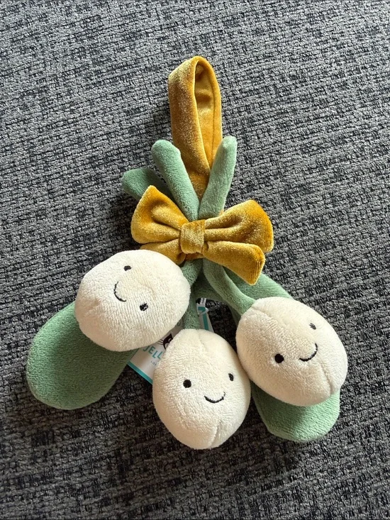 NWT RETIRED Jellycat Amuseable Mistletoe
