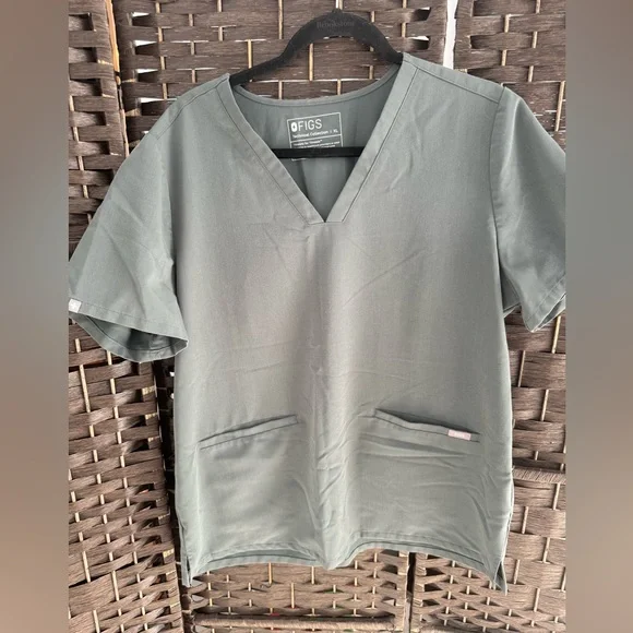 NWOT Sz XL- Figs Women’s top