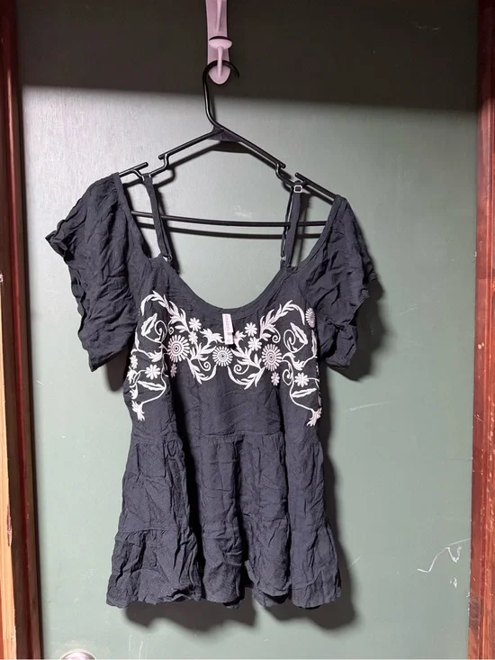 Xhilaration Black Top with White Floral Embroidery