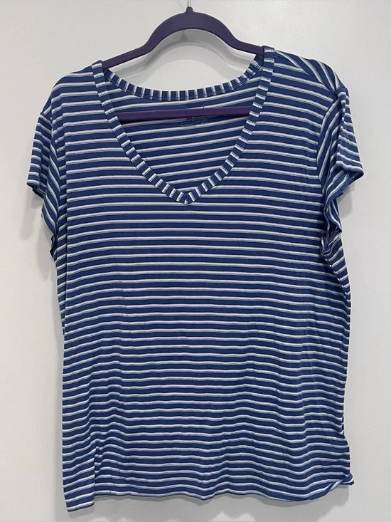 Columbia Sportswear Omni Shade T‎ Shirt  Size XL White Blue Striped V Neck Top