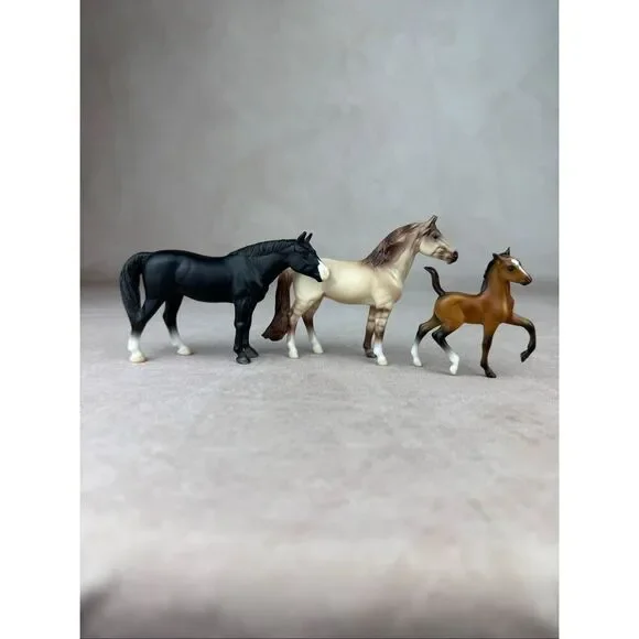 Breyer Stablemates Horse Foal Surprise QH Warmblood READ