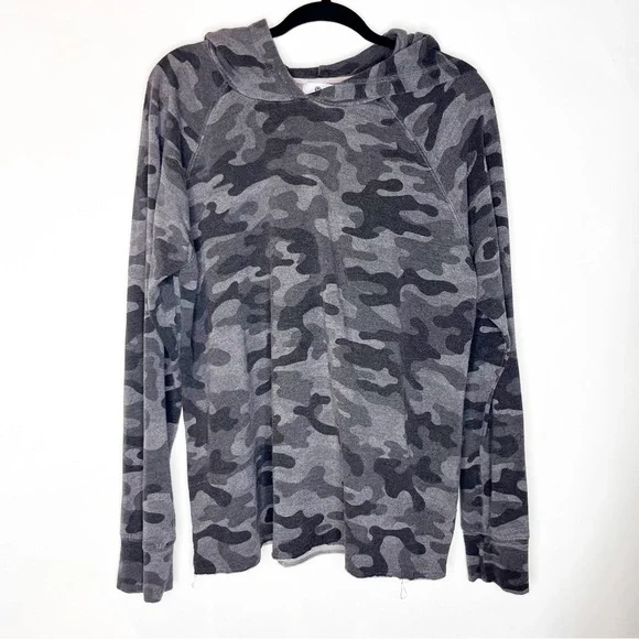 Sundry | Camo Hoodie Top