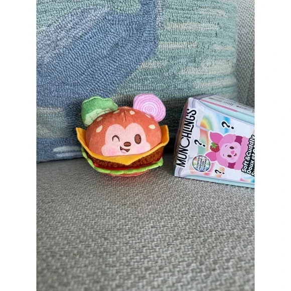 Disney Munchlings Plush Mickey Burger Global Gourmet