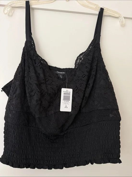 Torrid. NWT. Size 2x. Black Lace Smocked Cami /Crop Top