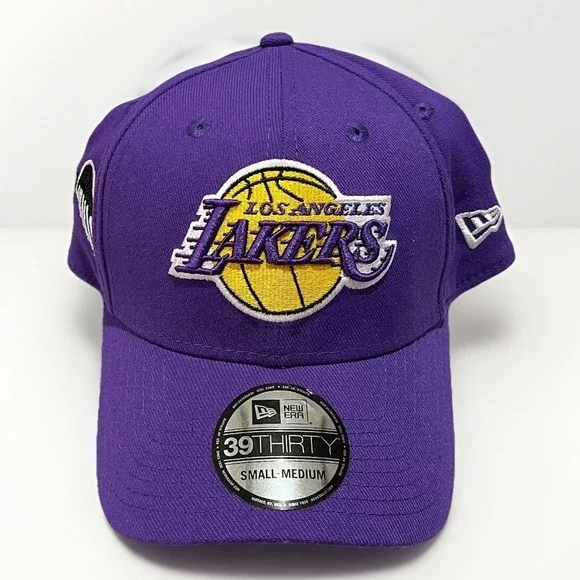 New Era Mens Purple LA Lakers Kobe Tribute 39THIRTY NBA Flex Fit Hat Cap S/M