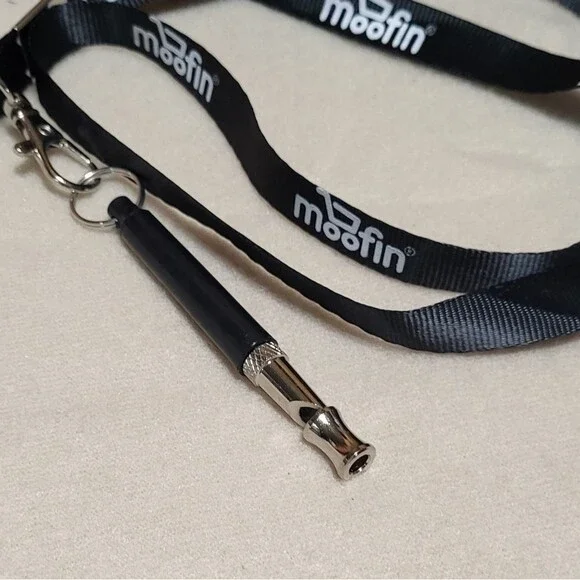 Moofin NWOT Silent Ultrasonic Sound Obedience Dog No Barking Training Whistle 🐈