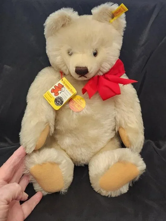 Vintage Steiff 15” Teddy Bear 1980 with original tags MADE IN WEST GERMANY