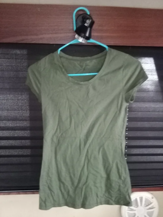 Women’s Olive Green Scoop Neck Tee
