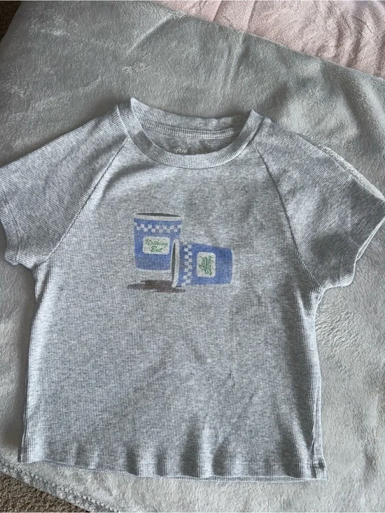 Women’s Short-Sleeve Grey Graphic Tee