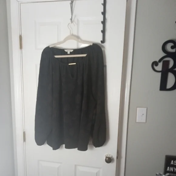 Pioneer woman‎ 2x keyhole blossom sleeve blouse