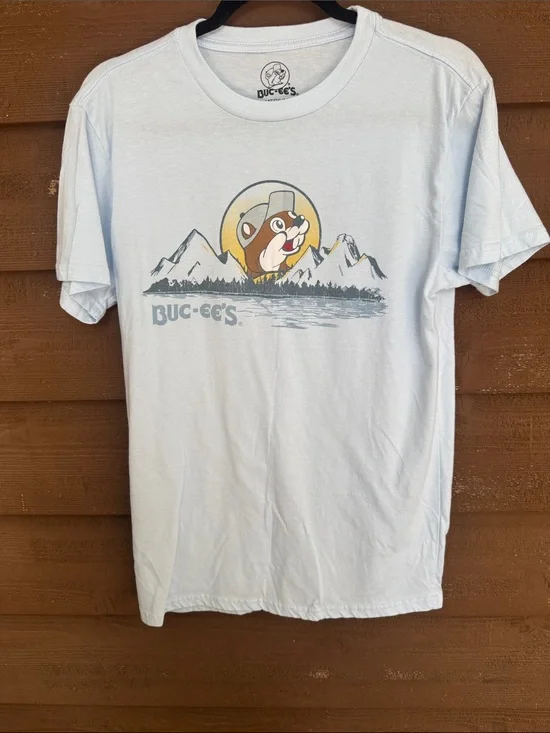 Buc-ee's Light Blue “Buc-ee’s on my mind”Short Sleeve Graphic Tee size medium