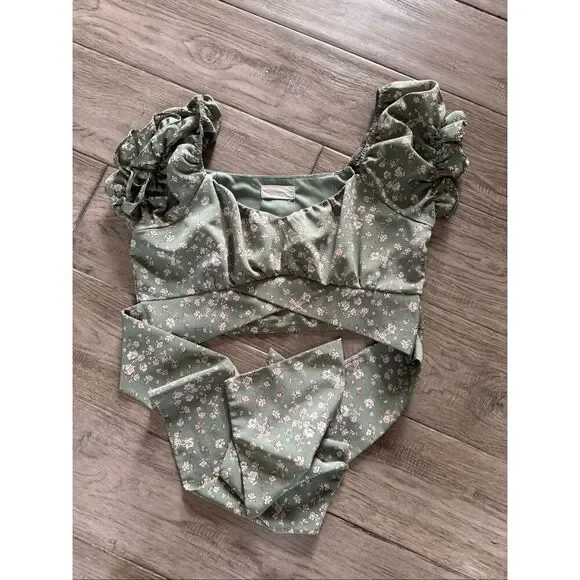 Altar’d State Boho Green Floral Cropped Wrap Top Medium