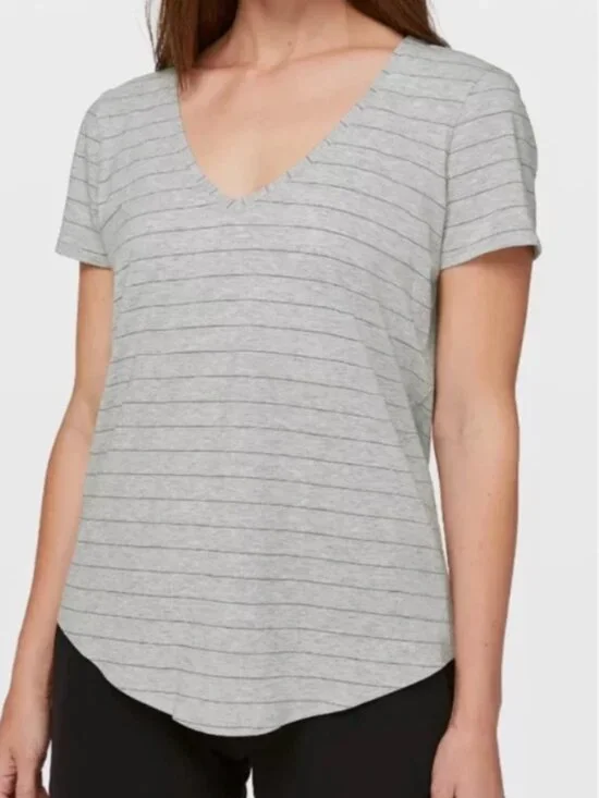 LULULEMON Women's Love V-Neck Grey Striped SS Size 8 Workout Top
