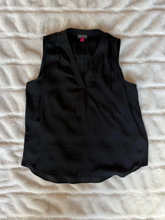 Vince Camuto Black Sleeveless V-Neck Shell Top