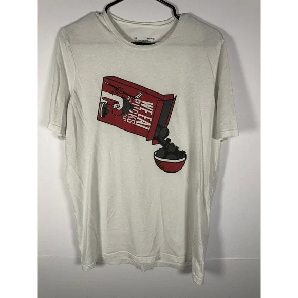 Under ArmourShirt Mens S HeatGear Hockey Pucks Graphic White Short Sleeve