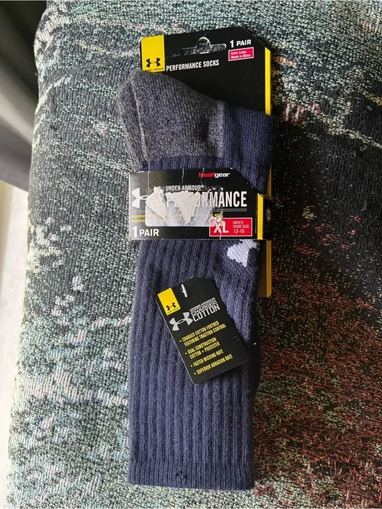 Under Armour Men's Dark Navy Performance Crew Socks- NWT- Charged Cotton Footbed